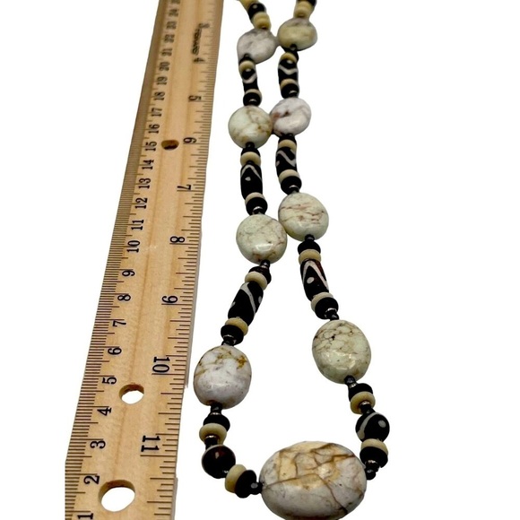 Vintage White & Black Beaded Necklace With Matching Bracelet Set - Picture 4 of 7